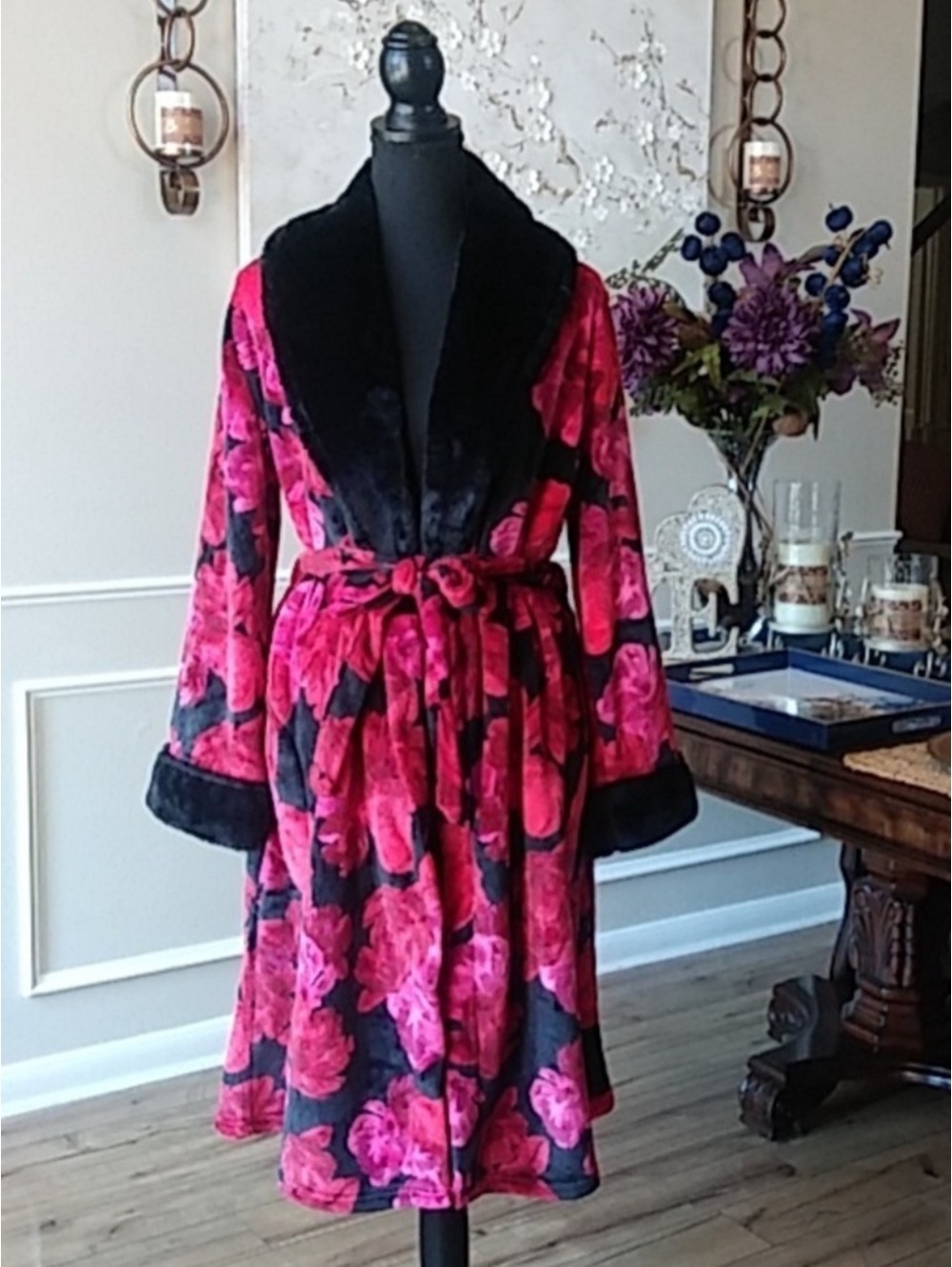Nicole Miller New York Luxe Blooming Roses Floral Plush Belted Robe Size L/XL